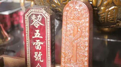 老公异地感情渐渐淡了 需加强联系 让对方参与到各自的生活中