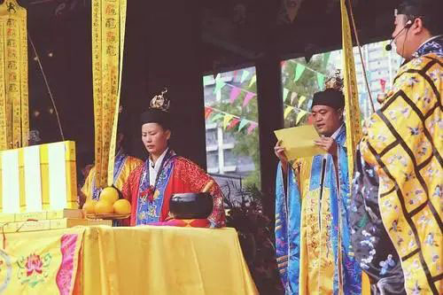 老公出轨怎么办？聪明女人如何挽回老公的心
