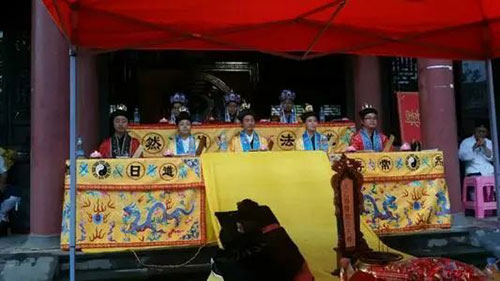 道士开财库要收取费用不多，根据法师公历高深而定